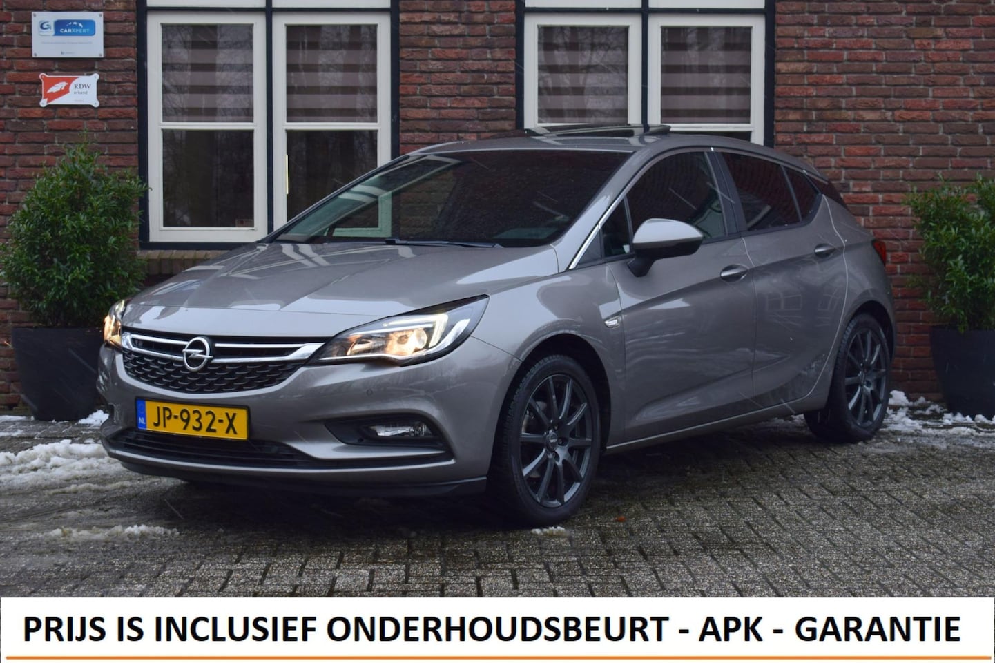 Opel Astra - 1.0 Business+ Sportstoelen | Schuifdak | Parkeersensoren voor+achter - AutoWereld.nl