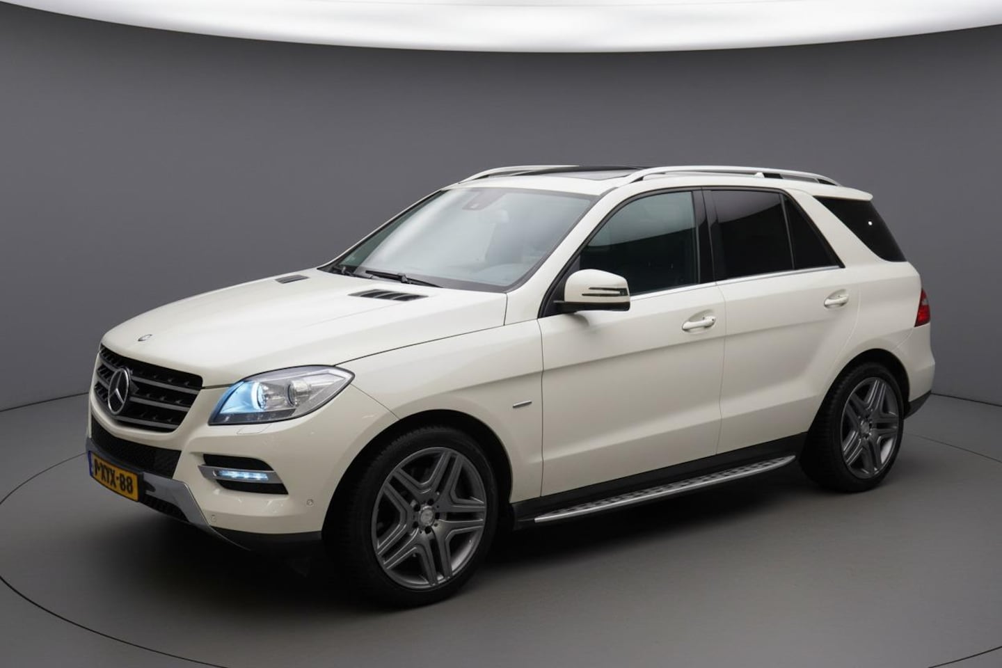Mercedes-Benz M-klasse - ML 350 4Matic|Trekhaak|Opendak|Airmatic|Distronic - AutoWereld.nl