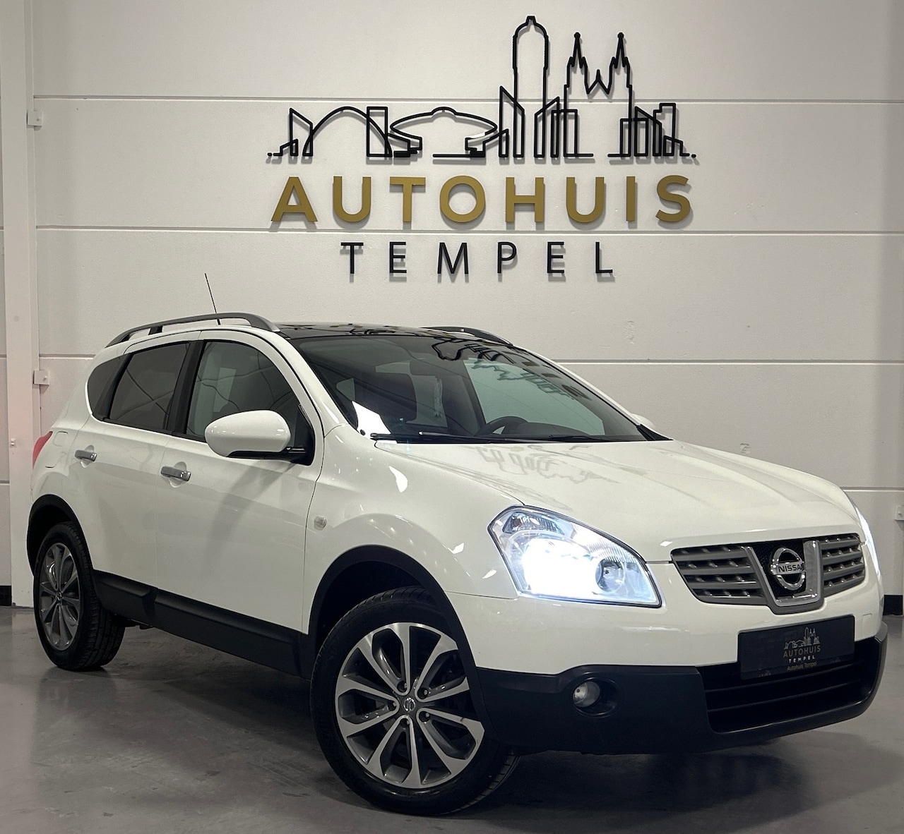 Nissan Qashqai - 2.0 Connect Edition Nap Airco Leder Trekhaak Climate Camera - AutoWereld.nl