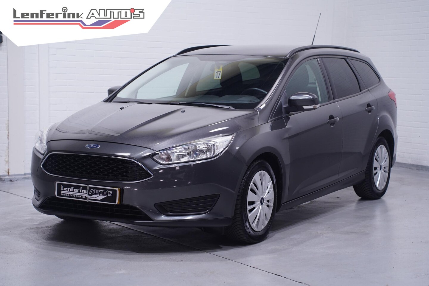 Ford Focus Wagon - 1.0 Trend Airco Stoel- en stuurverwarming PDC APK tot 10/2026 - AutoWereld.nl