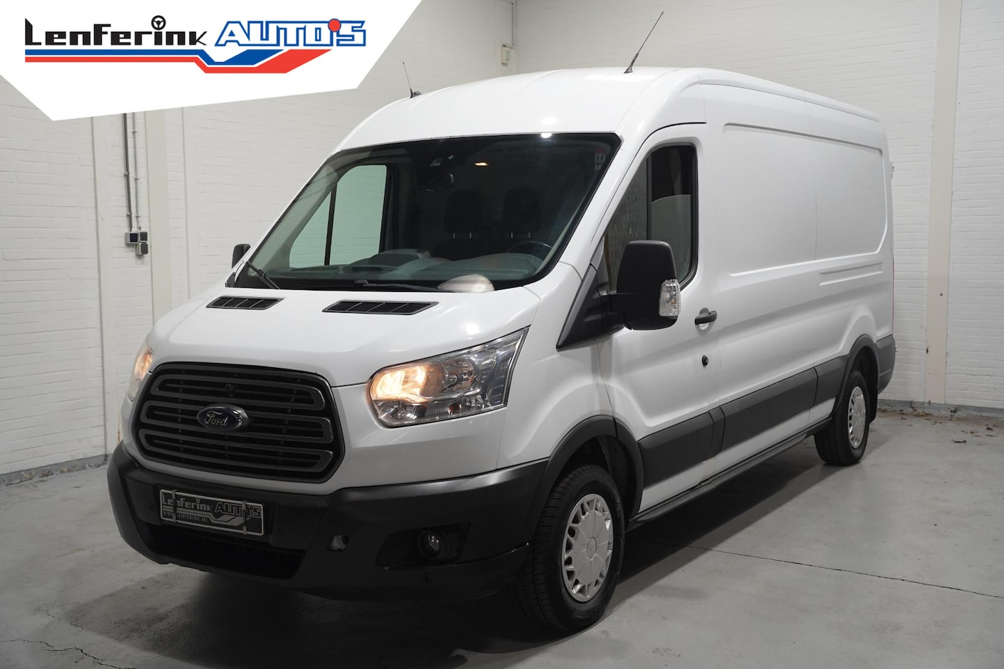 Ford Transit - 2.2 TDCI 125 pk L3H2 Trend Airco, APK 07-2026 Navi, Cruise Control, 3-Zits - AutoWereld.nl