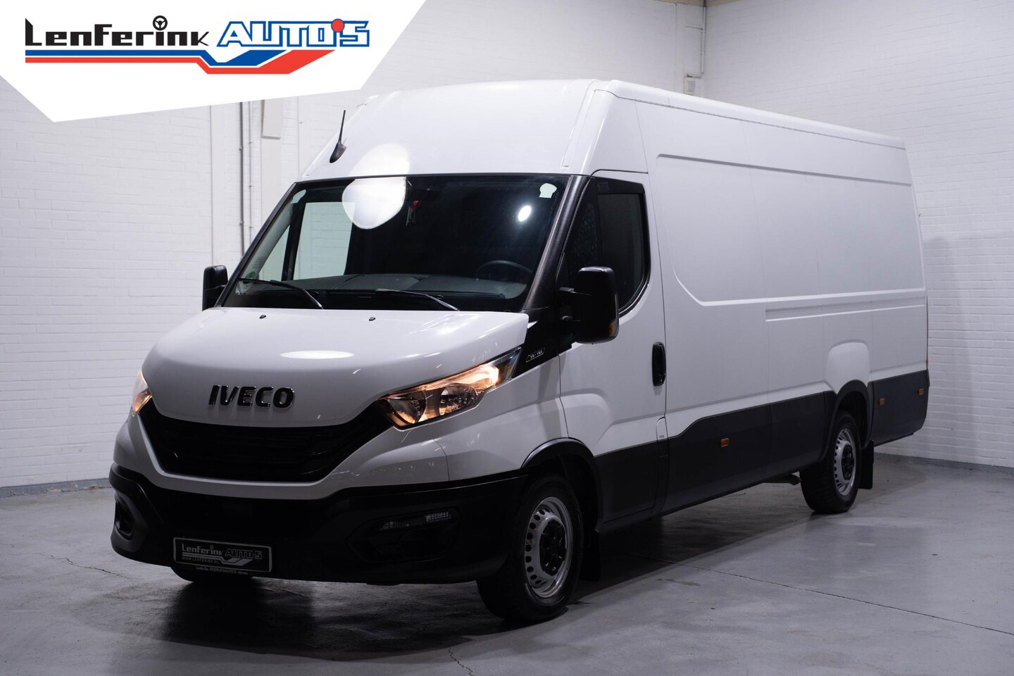 Iveco Daily - 35S16 160 pk L4H2 Jumbo / XXL Airco ECC Laadruimte Pakket, PDC achter, 3-Zits - AutoWereld.nl