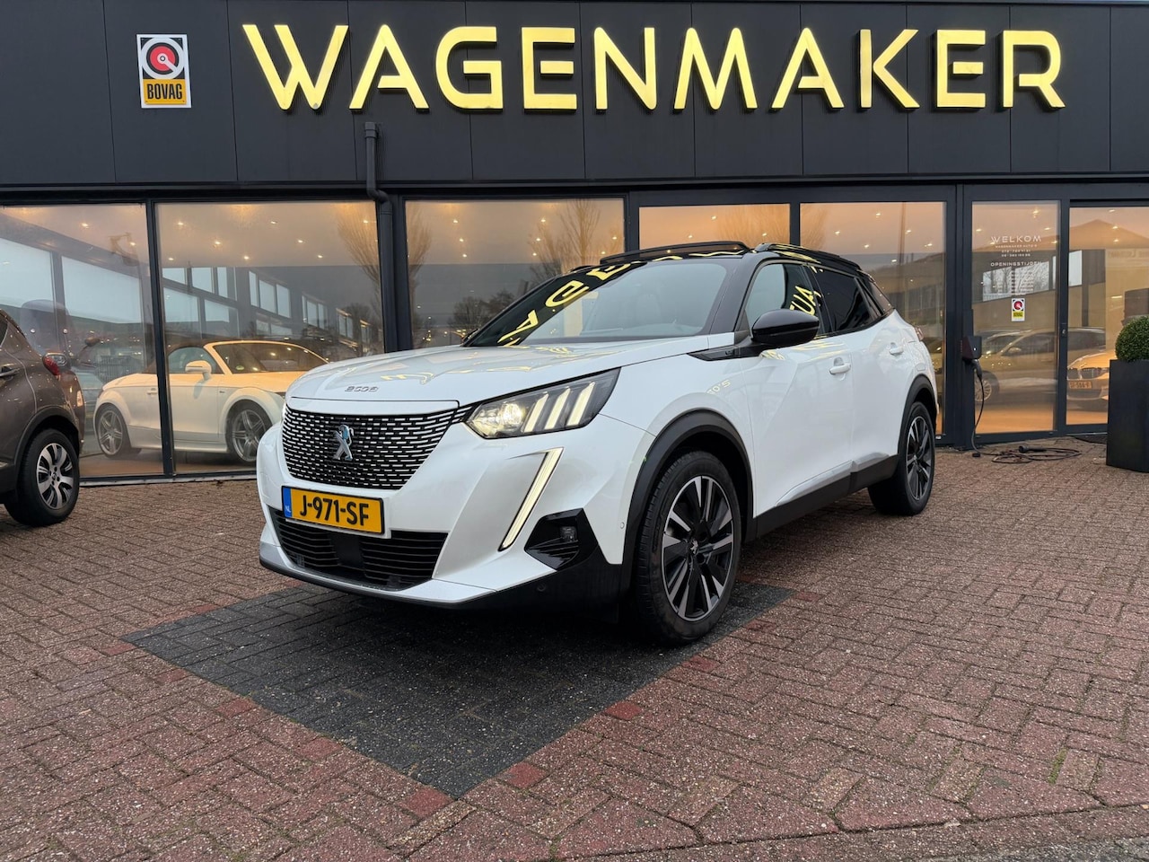 Peugeot e-2008 - EV GT Première 1 fase 50 kWh AUT|NAVI|ACC|CAM - AutoWereld.nl