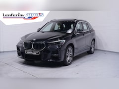 BMW X1 - sDrive20i M Sport Panoramadak 1e Eig. NAP Head up Camera Apple Carplay Led koplampen