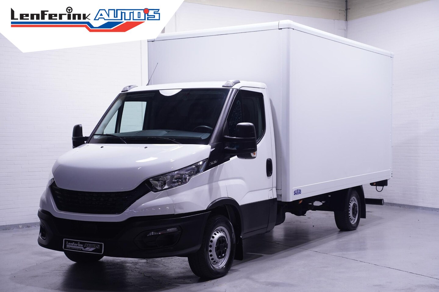 Iveco Daily - 35S16 160 pk Bakwagen met Laadklep Airco ECC Audio DAB+, Enkel Lucht, LxBxH 415x214x208 cm - AutoWereld.nl