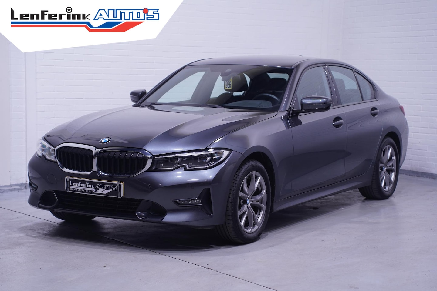 BMW 3-serie - 320i Sport Line Led koplampen Apple Carplay Leder Memory Stoelverwarming 1e Eigenaar NAP - AutoWereld.nl