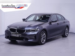 BMW 3-serie - 320i Sport Line Led koplampen Apple Carplay Leder Memory Stoelverwarming 1e Eigenaar NAP