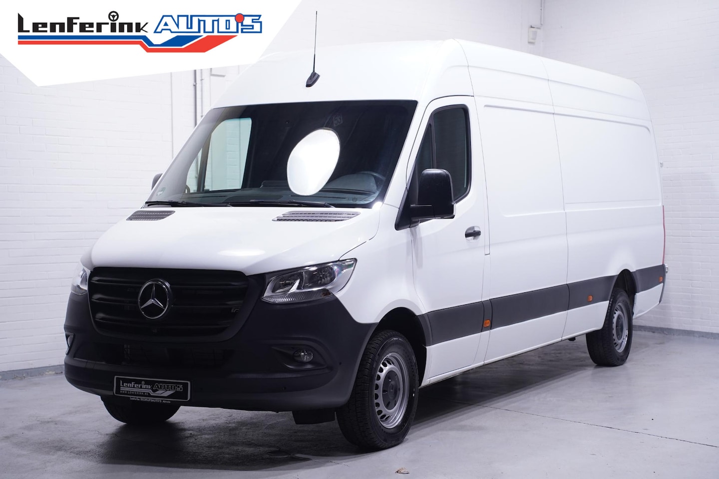 Mercedes-Benz Sprinter - 317 CDI 170 pk L3H2 Airco, 360 Camera Laadruimte Pakket, PDC V+A, 270 Graden Deuren, 3-Zit - AutoWereld.nl