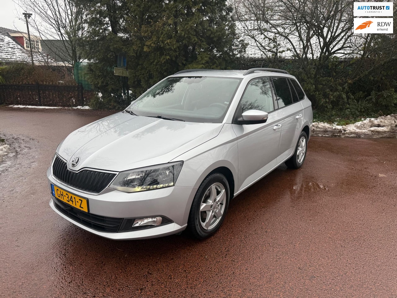 Skoda Fabia Combi - 1.2 TSI First Edition Ambition / Airco / Apk / Nap / Aux / Pdc / Trekhaak - AutoWereld.nl