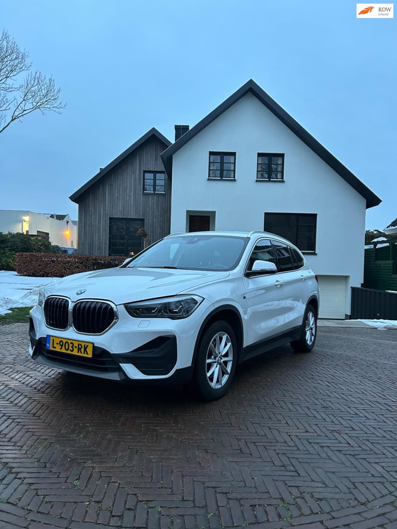 BMW X1 - SDrive18d Executive Edition Sport 150PK | Clima | Navi | Cruise - AutoWereld.nl