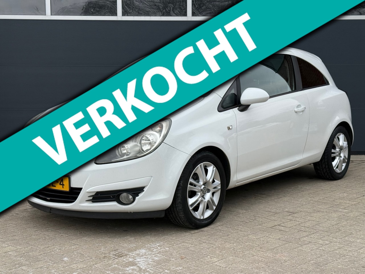 Opel Corsa - 1.4-16V Color Edition / NAP / Airco / Cruise control - AutoWereld.nl
