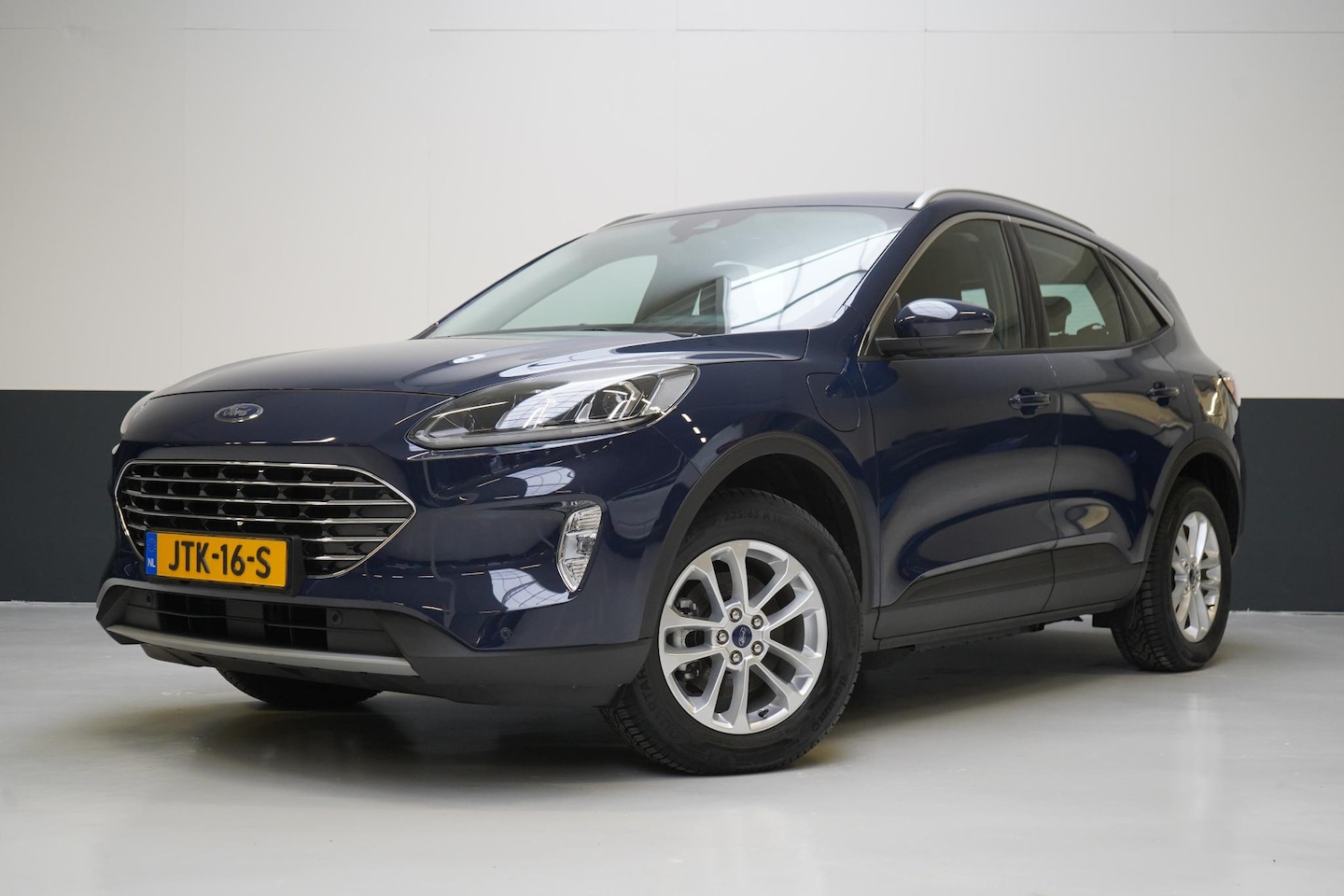 Ford Kuga - 2.5 PHEV Titanium | Head-Up | Stoelverwarming | Navigatie | Achteruitrijcamera | Stuurverw - AutoWereld.nl