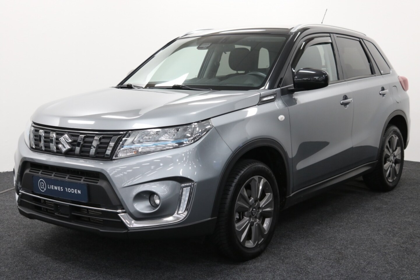 Suzuki Vitara - 1.4 Boosterjet Style Smart Hybrid 1.4 Boosterjet Style Smart Hybrid (+ Trekhaak) - AutoWereld.nl