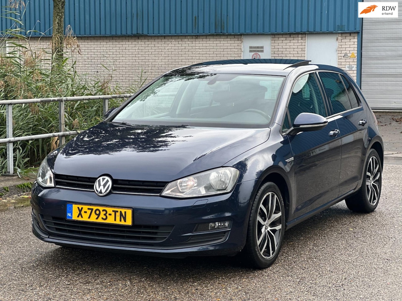 Volkswagen Golf - 1.2 TSI Highline Panoramadak! Clima! LM velgen! Stoelverwarming! PDC! - AutoWereld.nl
