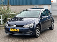 Volkswagen Golf - 1.2 TSI Highline Panoramadak Clima LM velgen Stoelverwarming PDC