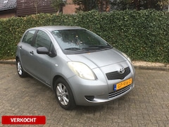 Toyota Yaris - 1.0 VVTi Spirit nwe APK bij aflevering, Airco, lichtmetalen velgen