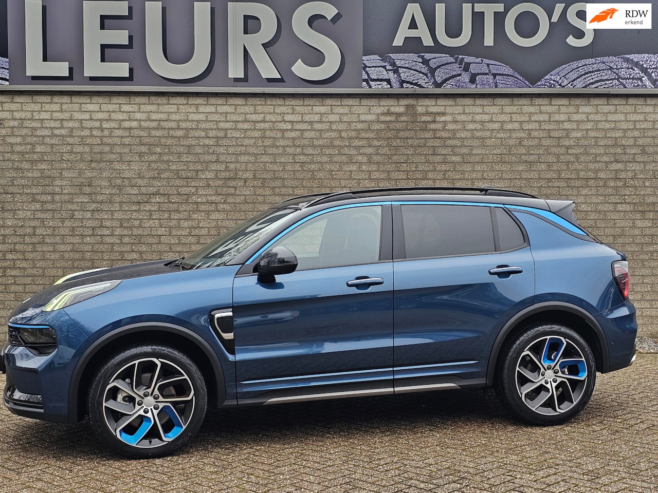 LYNK&CO LYNK & CO 01