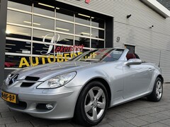 Mercedes-Benz SLK-klasse - 200 K. Automaat - Navigatie I Leer I Xenon I Airco I Sport velgen I APK 10-2026