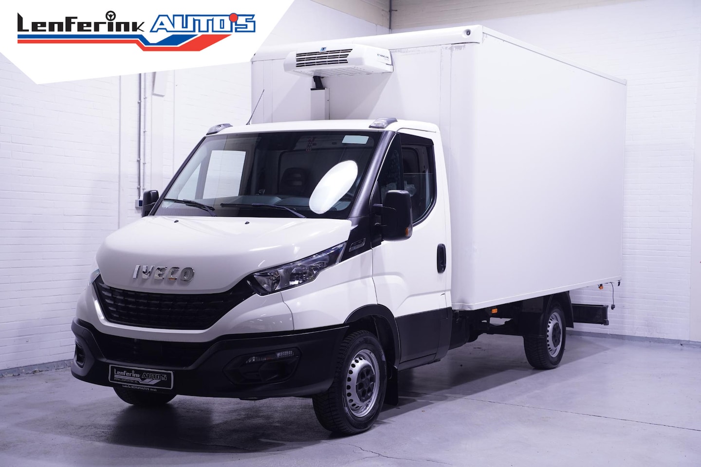 Iveco Daily - 35S14 140 pk Aut. Koel-vries Bakwagen Automaat Airco, Apple Carplay, LxBxH 400x206x210 cm, - AutoWereld.nl