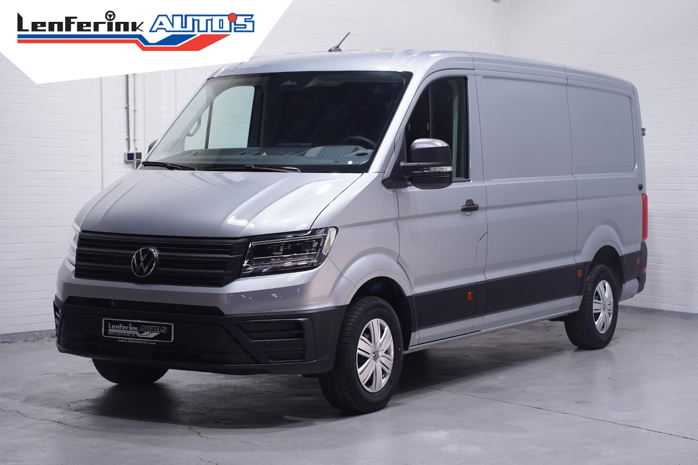Volkswagen Crafter - 2.0 TDI 140 pk L3H2 DSG Aut. Nwe Model BPM vrij, Navi, Camera, Trekhaak 3.000 kg, LED Kopl - AutoWereld.nl