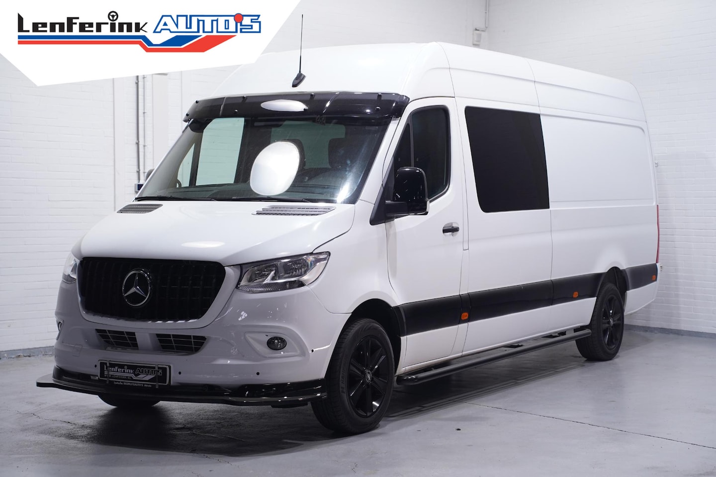 Mercedes-Benz Sprinter - 315 CDI 150 pk L3H2 Dubbel Cabine Navi 360 Camera, AMG Grille, 18" LMV, Sidebars, Zonnekle - AutoWereld.nl