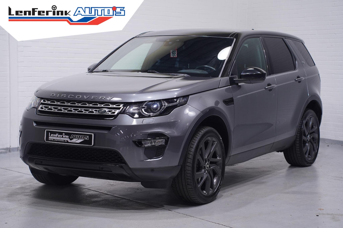 Land Rover Discovery Sport - 2.0 TD4 150 pk Grijs Kenteken 2-Zits Navi, Camera, Leder Zwart, 20" LMV, Elek. Stoelen - AutoWereld.nl