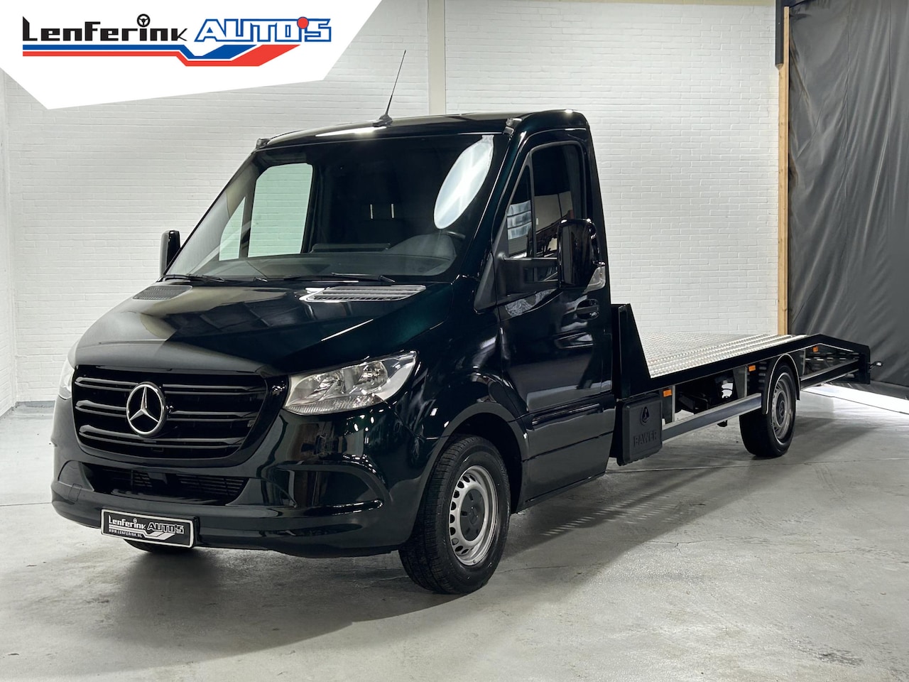 Mercedes-Benz Sprinter - 316 CDI 163 pk Autotransporter Luchtvering Laadvermogen 1.400 kg, Trekhaak, Apple Carplay - AutoWereld.nl