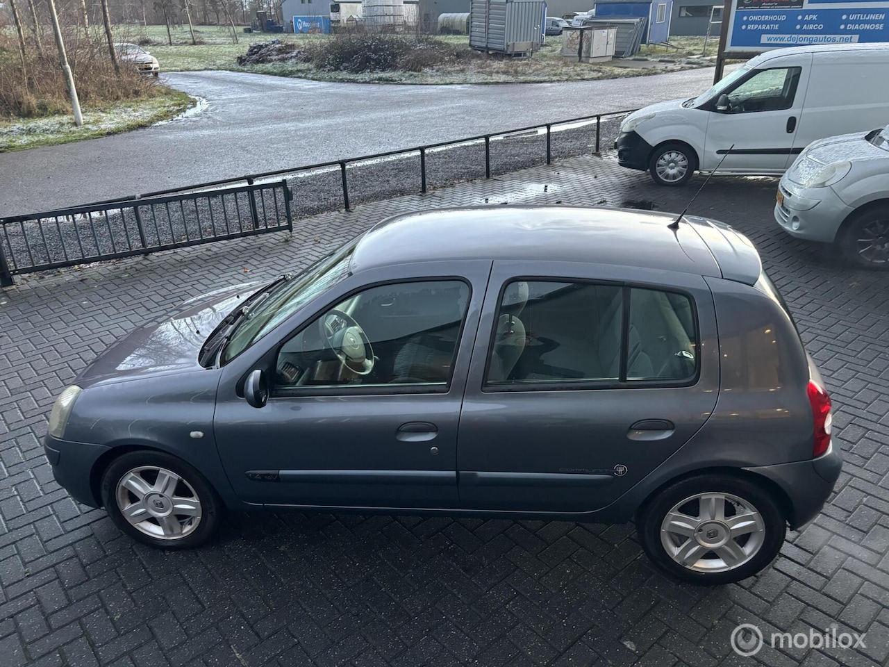 Renault Clio - 1.4-16V Authentique Comfort 1.4-16V Authentique Comfort - AutoWereld.nl