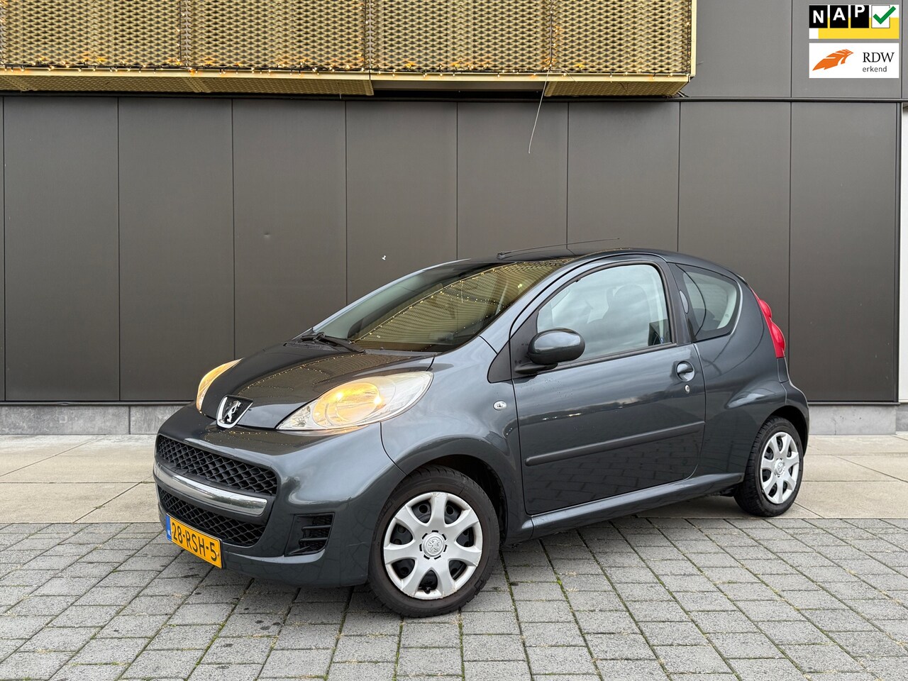 Peugeot 107 - 1.0-12V XS Automaat | Airco | Navi | Bluetooth - AutoWereld.nl