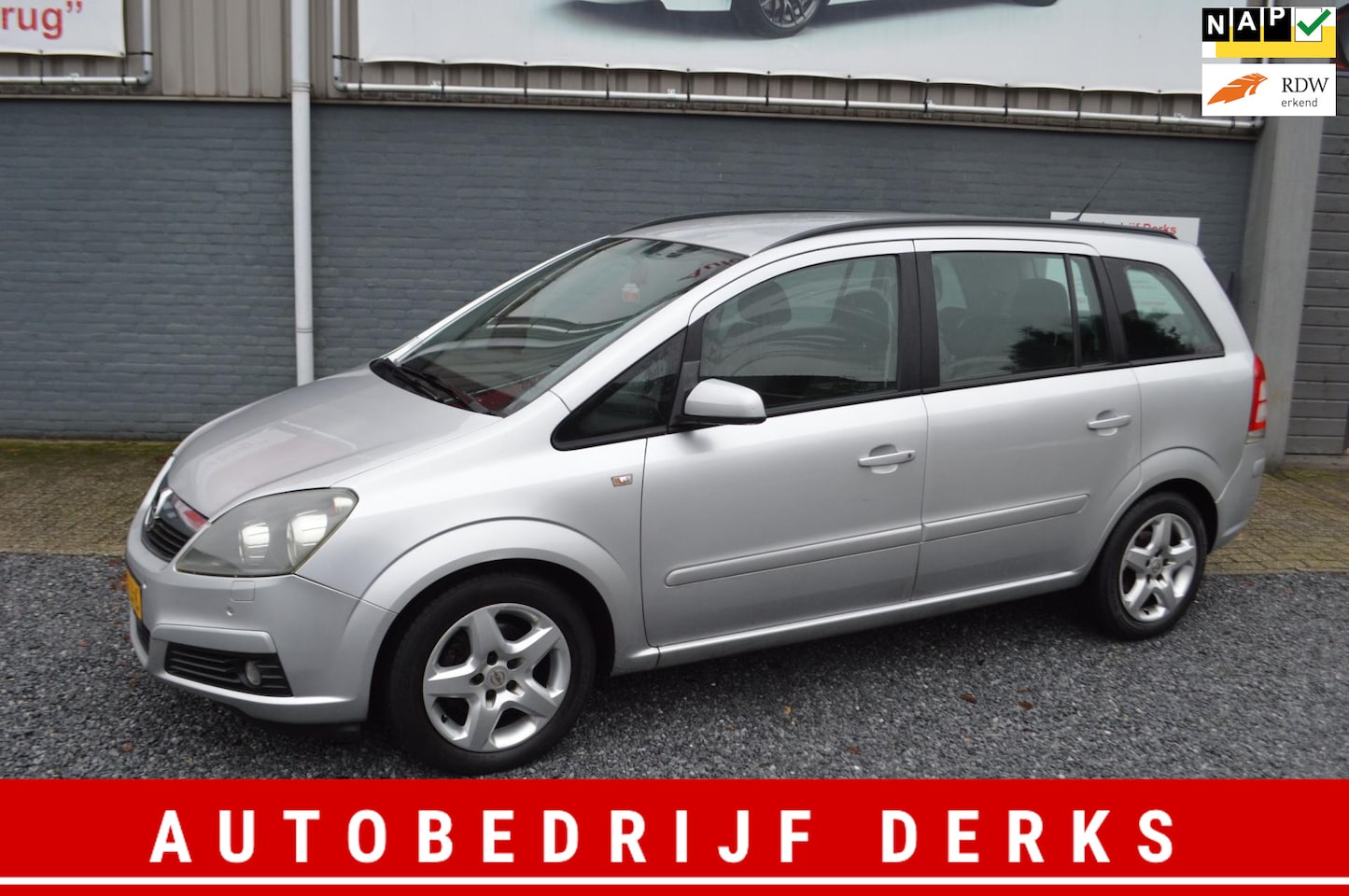 Opel Zafira - 1.8 Business Airco Navi 7 Pers Trekhaak APK Stuurbekrachtiging - AutoWereld.nl