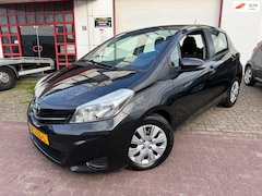Toyota Yaris - 1.3 VVT-i Dynamic |LUXE EDITIE| 1E EIG NIEUW APK|CAMERA|6BAK|ALL SEASON|