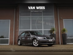 BMW 3-serie - 318i E90 Business Line | Automaat | Stoelverwarming | Climate control | PDC | Boordcompute