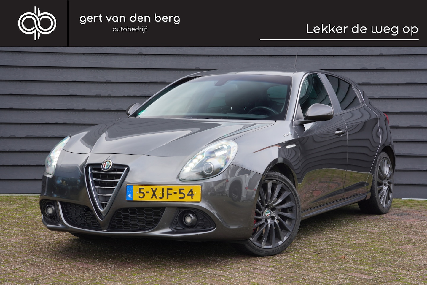 Alfa Romeo Giulietta - 1.4 T Exclusive - 170 PK - QV LINE - AUTOMAAT - NAVIGATIE - HALF LEDER - - AutoWereld.nl