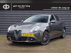 Alfa Romeo Giulietta - 1.4 T Exclusive - 170 PK - QV LINE - AUTOMAAT - NAVIGATIE - HALF LEDER