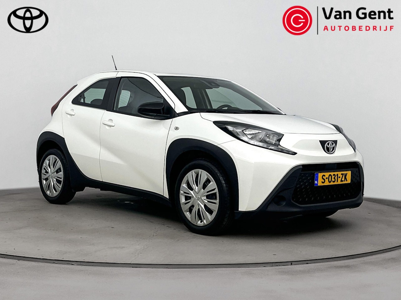 Toyota Aygo X - 1.0 VVT-i MT Play | Apple Carplay / Android Auto | Adaptive Cruise | Airco | Camera | Rijs - AutoWereld.nl