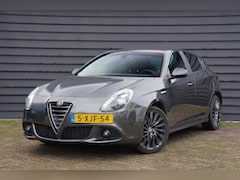Alfa Romeo Giulietta - 1.4 T Exclusive - 170 PK - QV LINE - AUTOMAAT - NAVIGATIE - HALF LEDER