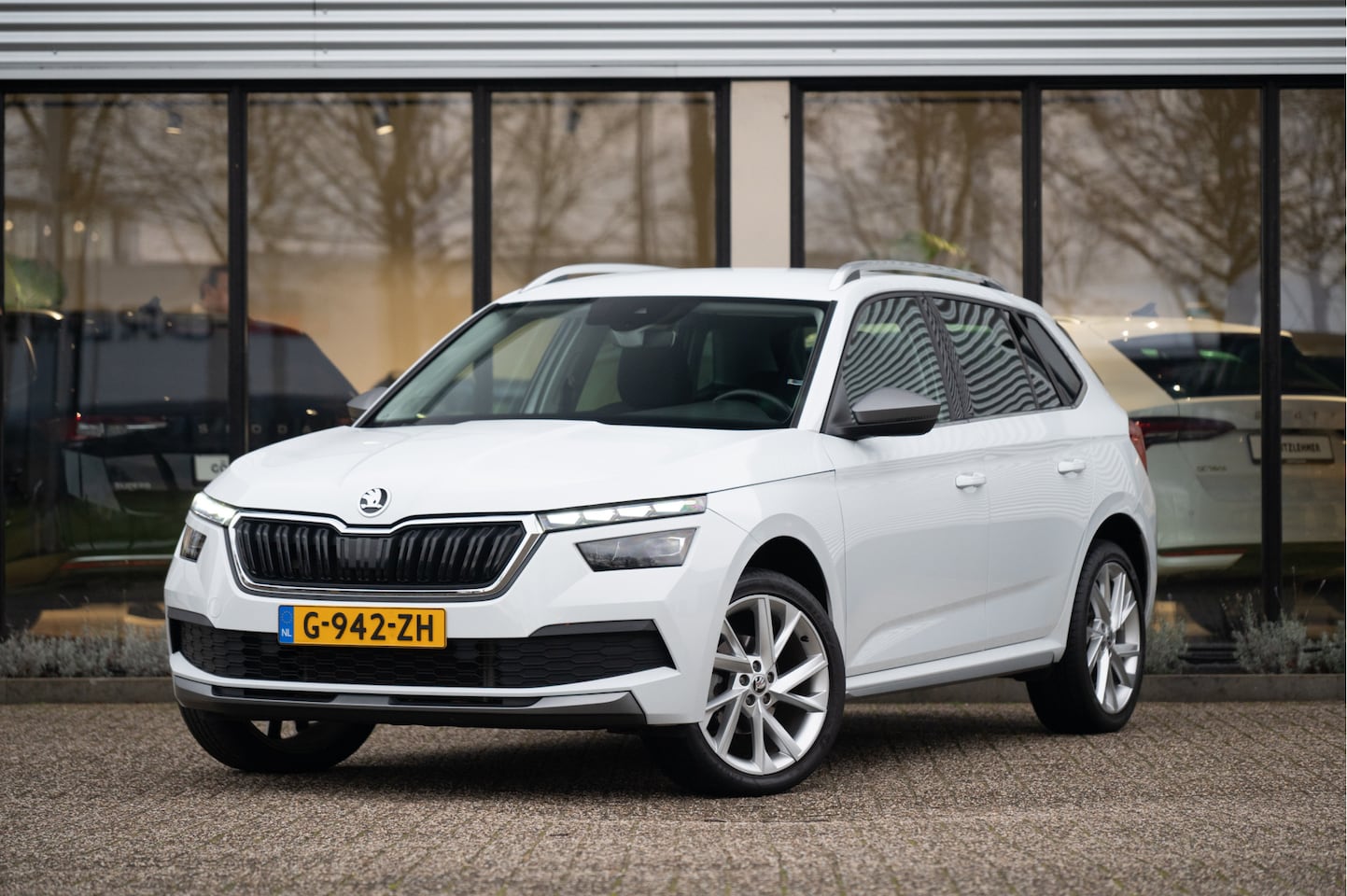 Skoda Kamiq - 1.0 TSI Business Edition | 18" | Navi by App | PDC | Stoelverw. | - AutoWereld.nl