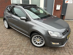 Volkswagen Polo - 1.2 Easyline / Pano / Navi / Airco / Cruise