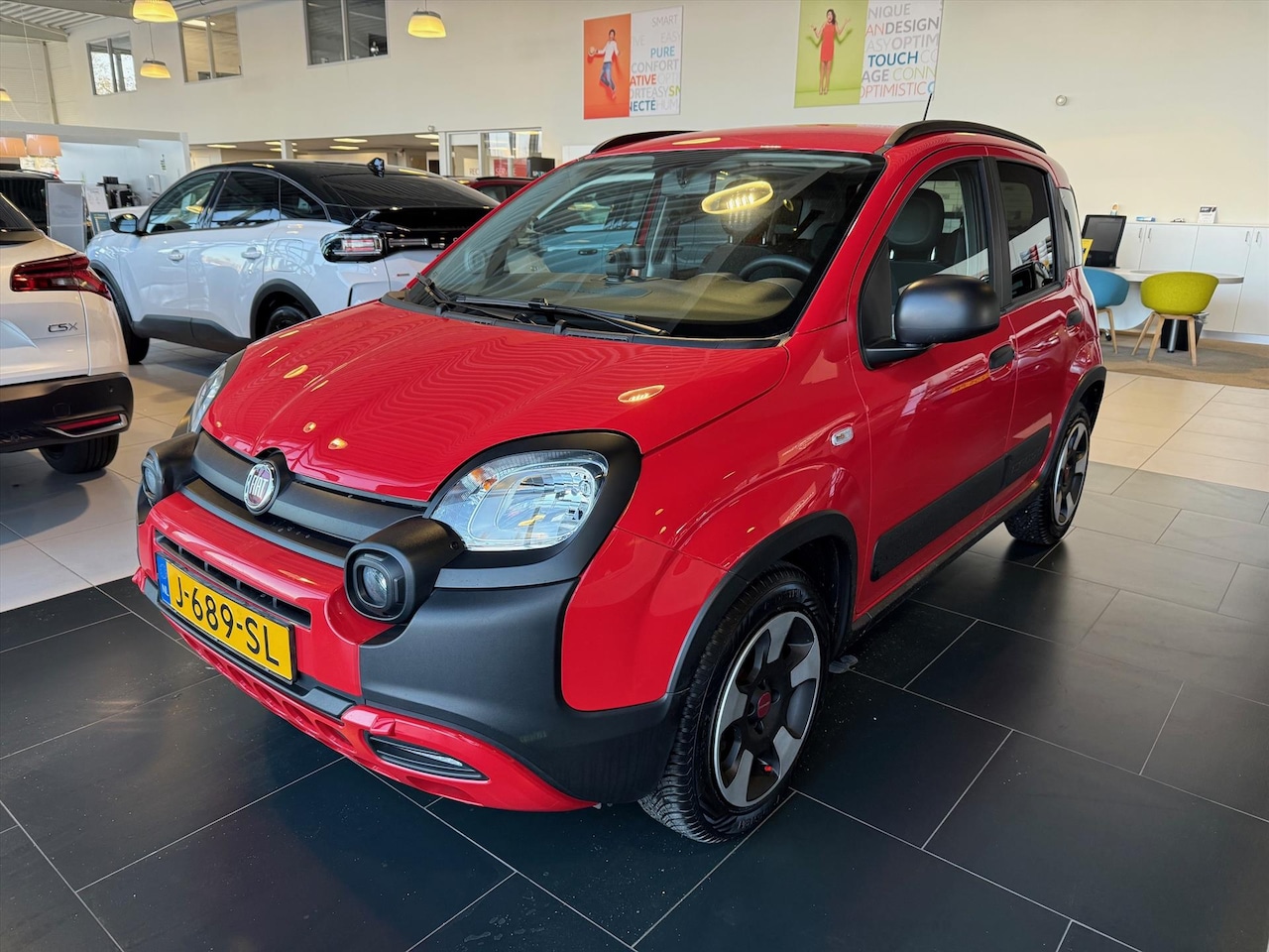Fiat Panda - 1.0 70 pk Hybrid City Cross | Airco | Bluetooth | All season banden | Parkeersensoren - AutoWereld.nl