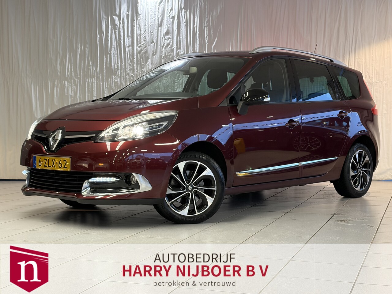 Renault Grand Scénic - 1.2 TCe Bose Navi / Cruise / LM velgen / Bose geluidsysteem / Camera - AutoWereld.nl