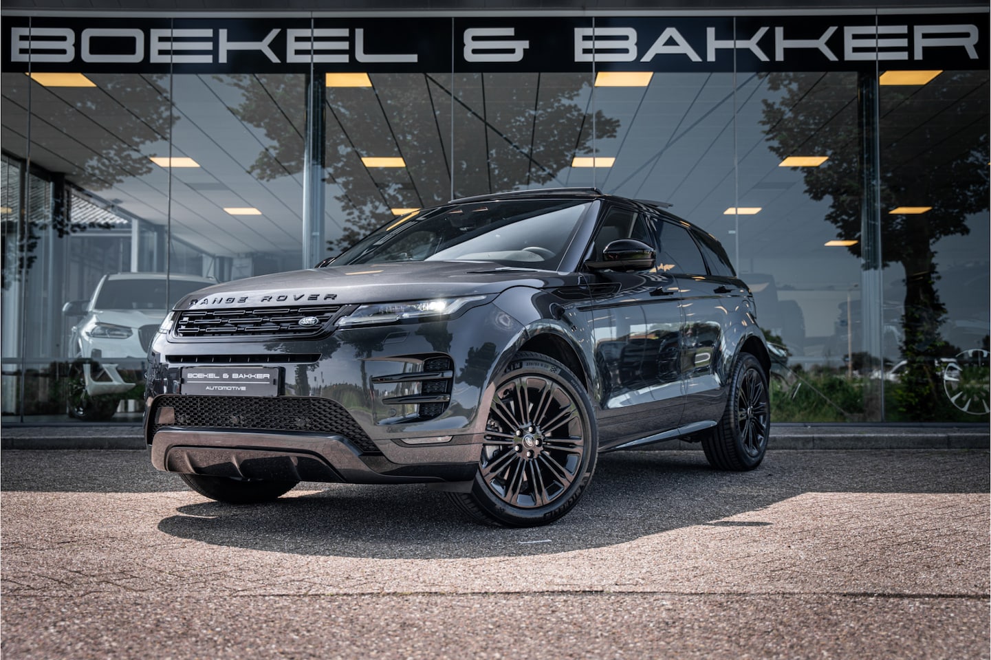 Land Rover Range Rover Evoque - P300e PHEV AWD Dynamic SE ** Panodak ** Black Design ** Facelift model! - AutoWereld.nl