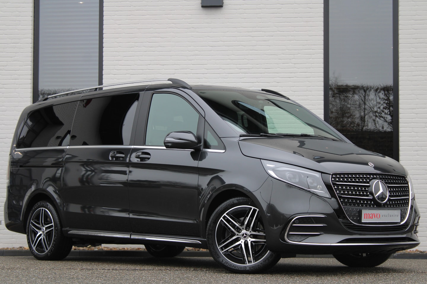 Mercedes-Benz V-klasse - 300d / DC / AMG / Elec Stoelen / 360 Cam / 2x Elec Schuifdeur / Burmester / Vol Opties / N - AutoWereld.nl