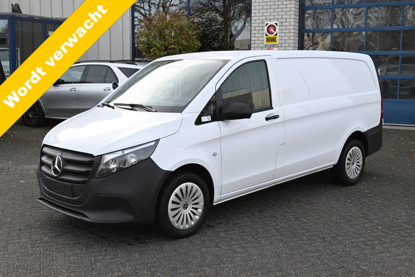 Mercedes-Benz Vito - 116 CDI L2 Pro 2500 kg trekhaak, Achterdeuren, MBUX navigatie - AutoWereld.nl