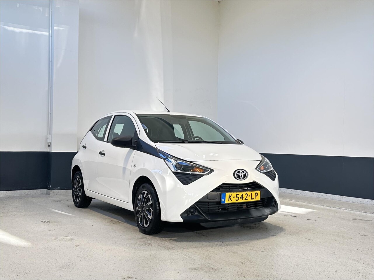 Toyota Aygo - 1.0 VVT-i x-fun| NL| 1 Eig | Airco| C.V | Bluetooth | - AutoWereld.nl