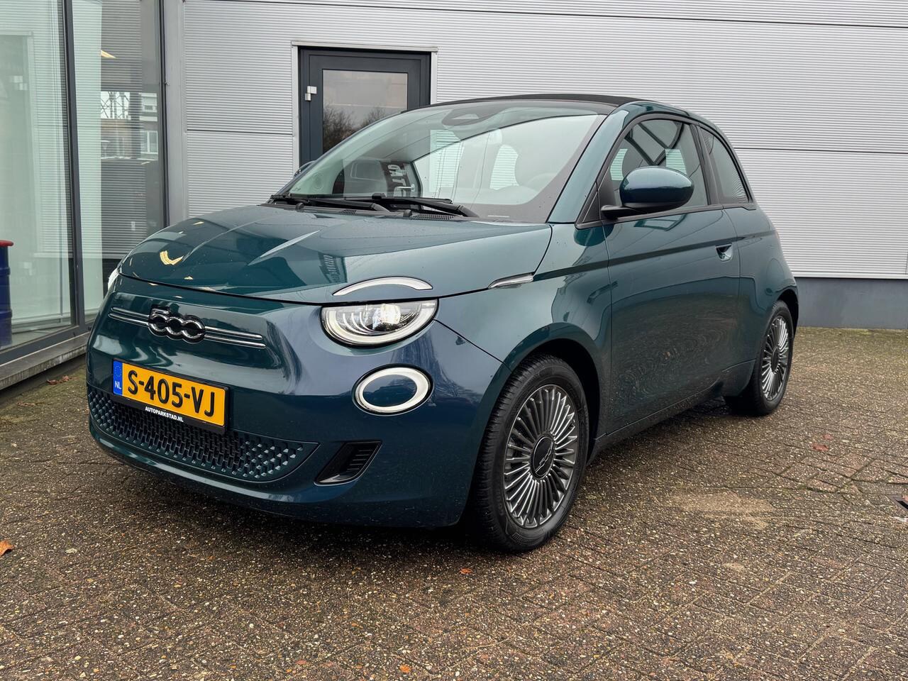 Fiat 500 - 87KWH | 118PK | AUT | CABRIO | LAGE KM STAND - AutoWereld.nl