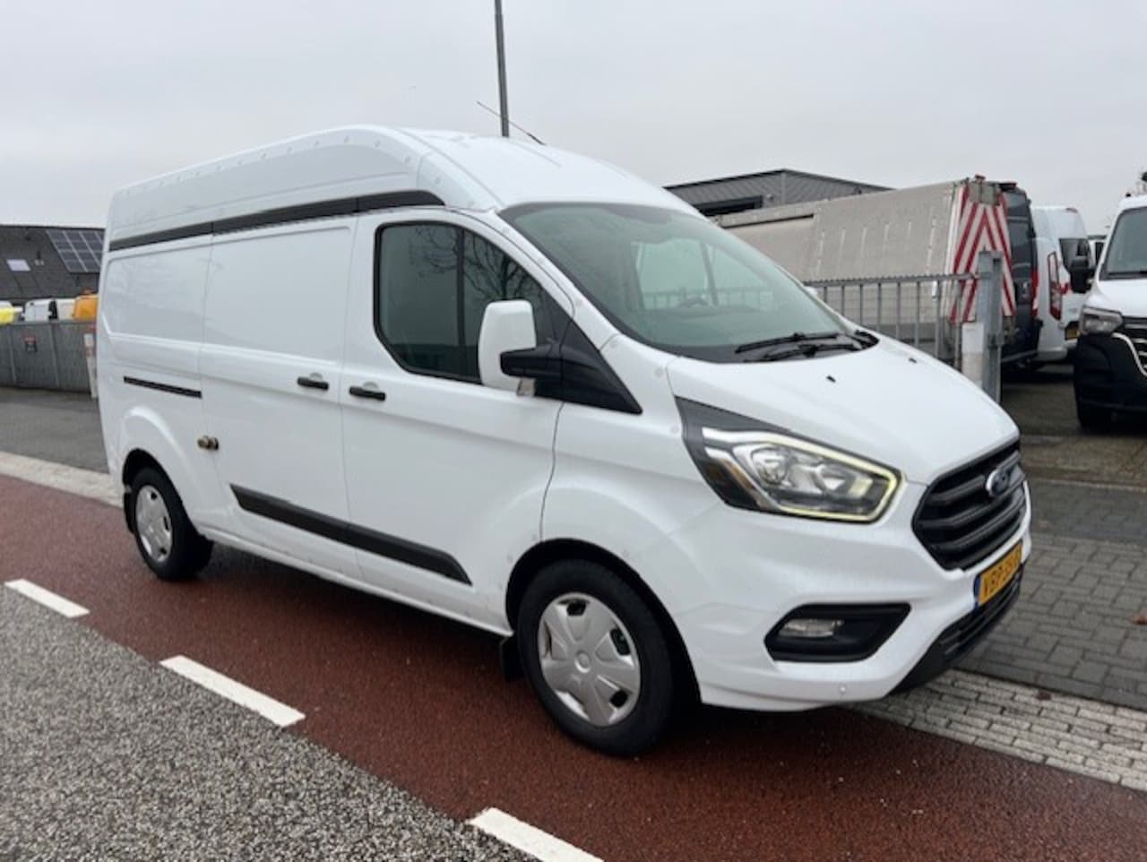 Ford Transit Custom - 320 2.0 TDCI L2H2 AIRCO KLIMA EURO6 116.000KM - AutoWereld.nl