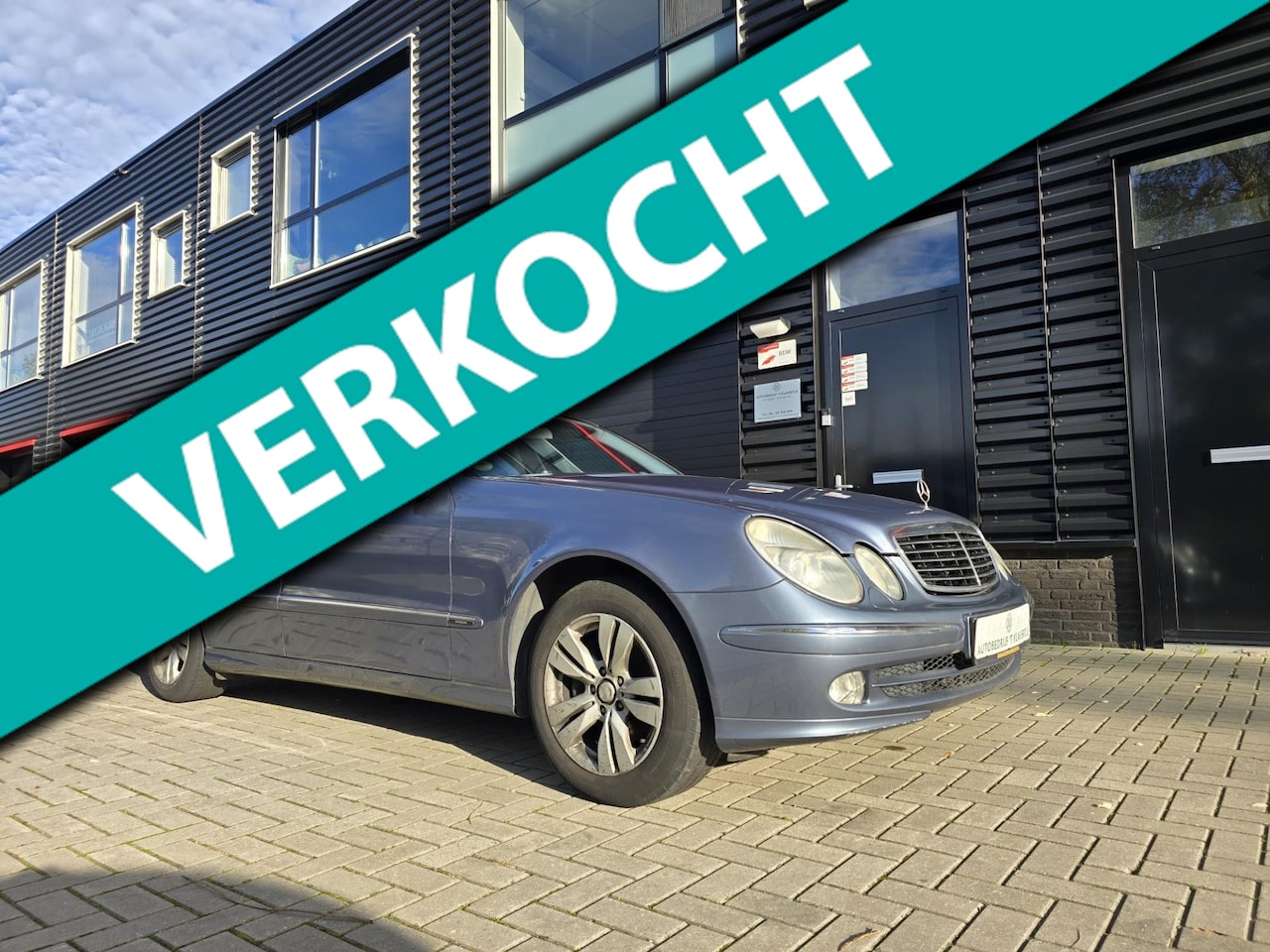 Mercedes-Benz E-klasse - Mercedes-Benz E-klasse 240 Avantgarde / PANO DAK / PDC / XENON / CRUISE CONTROL / NAVI - AutoWereld.nl