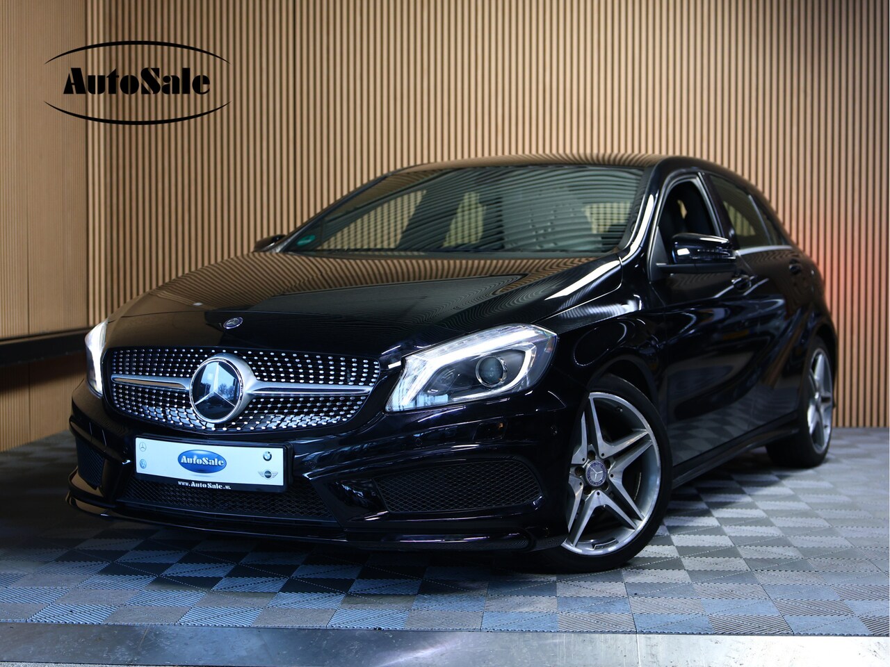 Mercedes-Benz A-klasse - 180 AMG LEDER NAVI BT STOELVW XENON PDC '15 - AutoWereld.nl