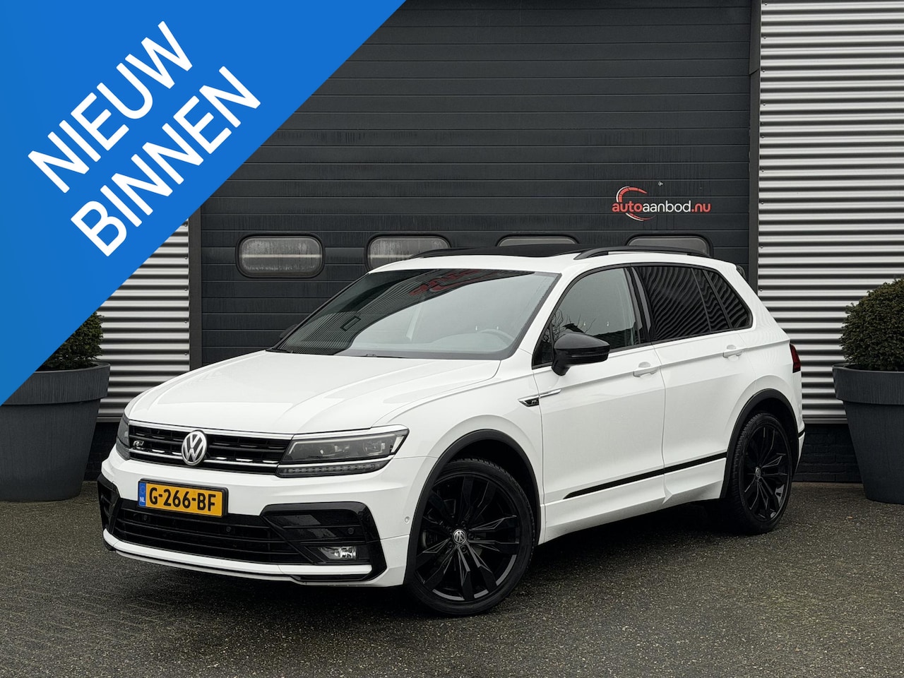 Volkswagen Tiguan - 1.5 TSI R-Line | Panoramadak | Adaptive Cruise Control | Camera | Digitale Dashboard | Ele - AutoWereld.nl