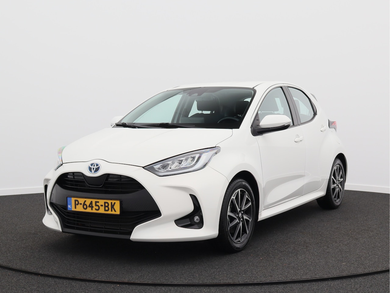 Toyota Yaris - 1.5 Hybrid TeamNL/ afneembare trekhaak/ lage km! - AutoWereld.nl